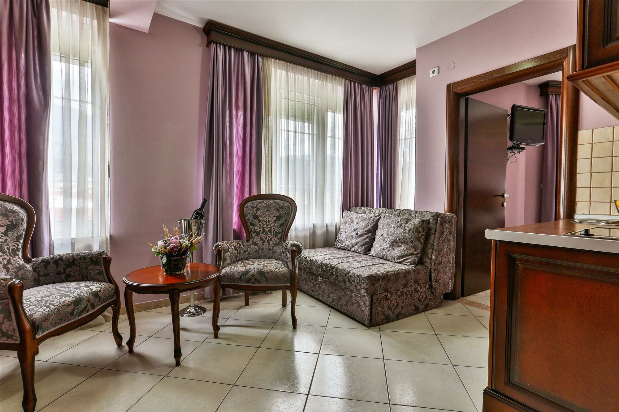 בודווה Villa Imperija Guesthouse מראה חיצוני תמונה