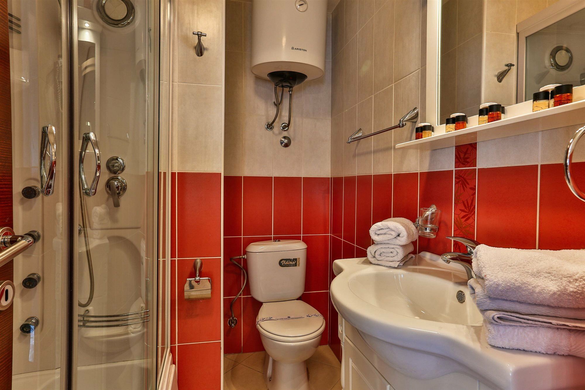 בודווה Villa Imperija Guesthouse מראה חיצוני תמונה